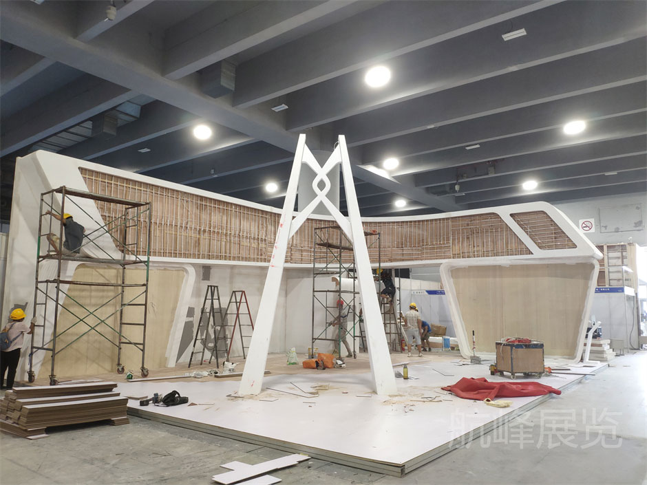 中交第二公路工程局展臺(tái)搭建現(xiàn)場(chǎng)